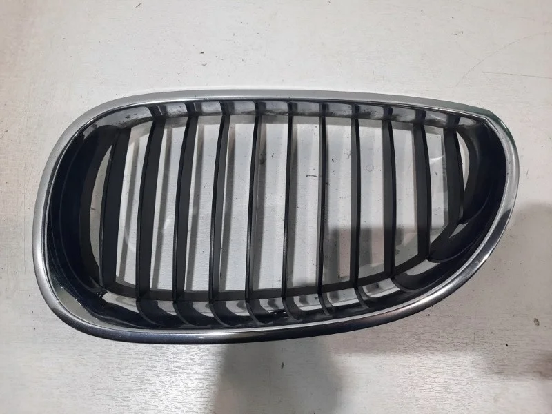 Решетка бампера BMW 5er 2003-2009 E60