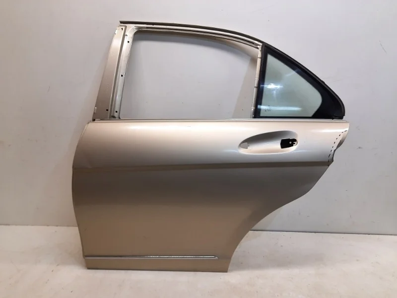 Дверь Mercedes-Benz -Class 2009-2014 W204