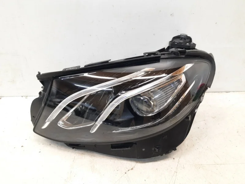 Фара Mercedes-Benz -Class 2016-2020 W213