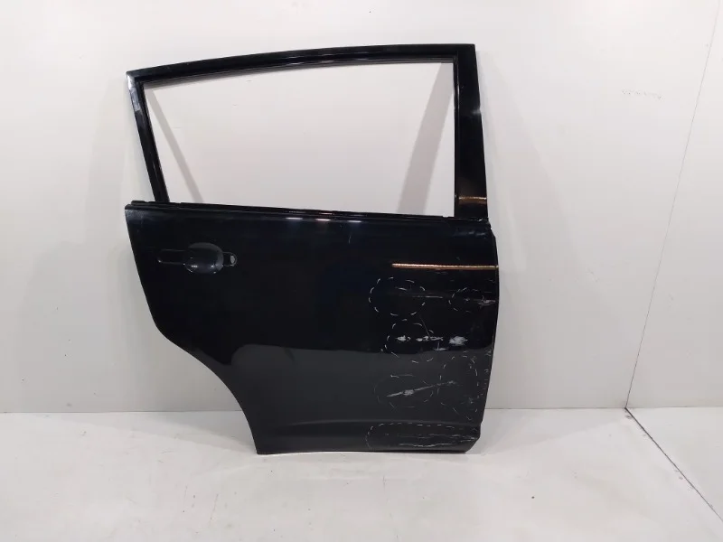 Дверь Nissan Tiida 2007- C11