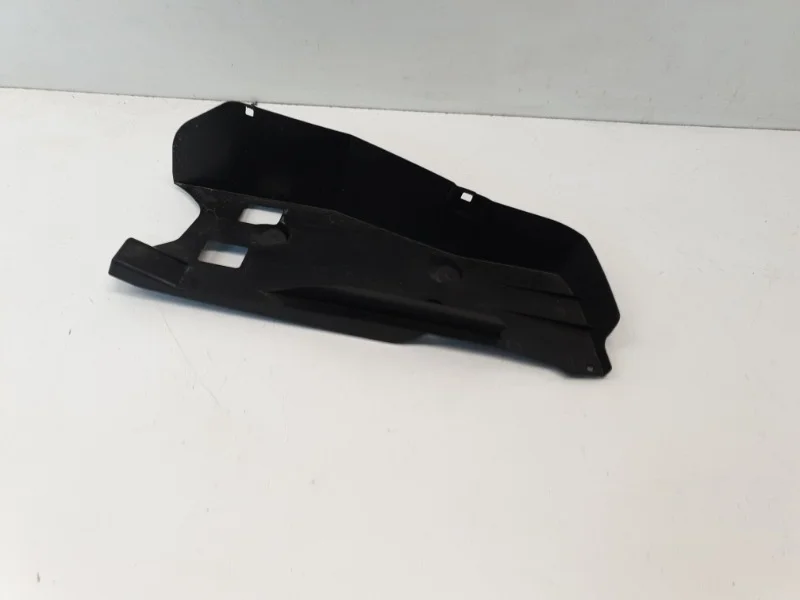 Пыльник бампера Toyota Land Cruiser 2016- 200