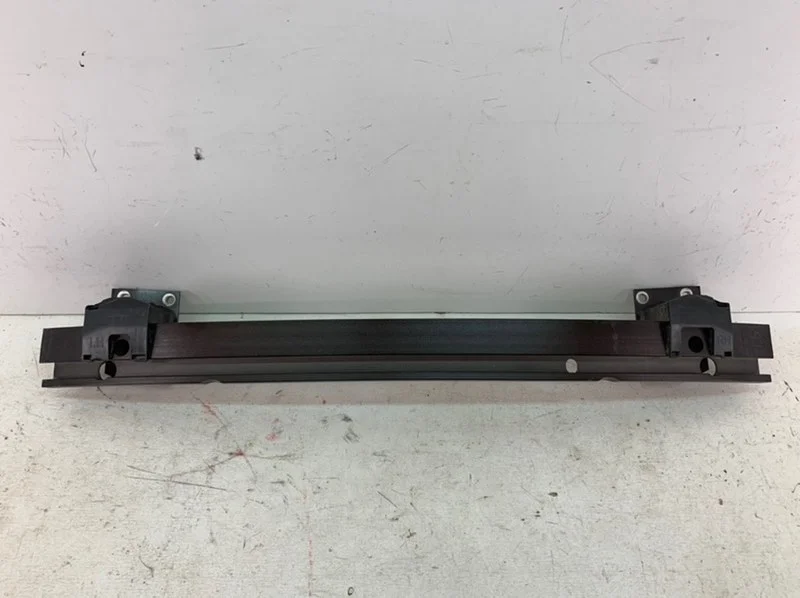 Усилитель бампера Volvo XC90 2015-