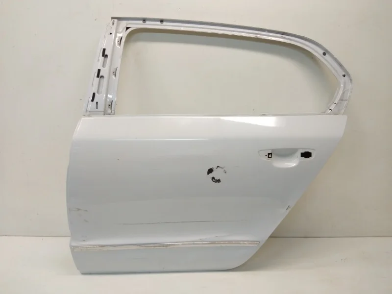 Дверь Skoda Superb 2008-2013