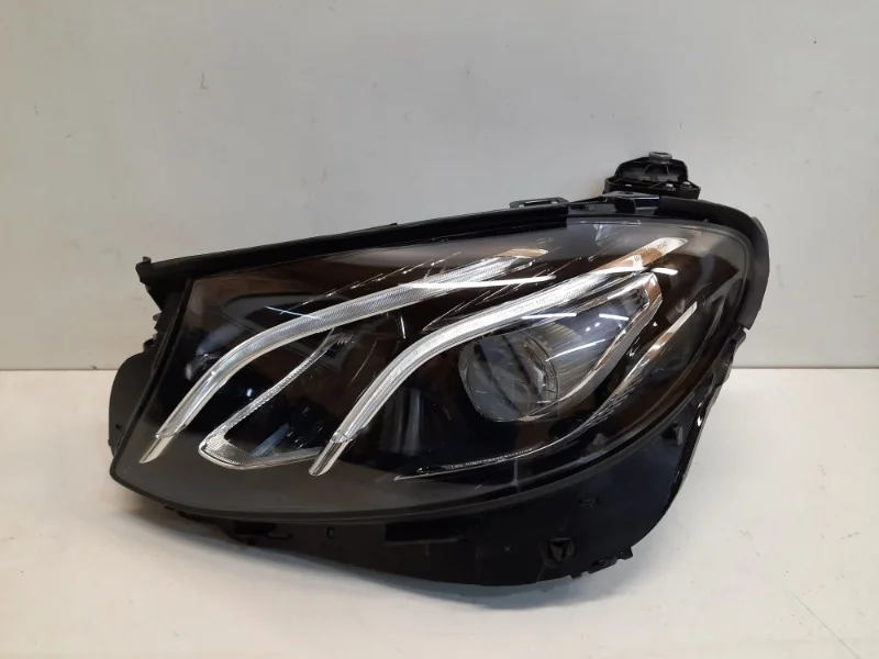 Фара Mercedes-Benz -Class 2016-2020 W213