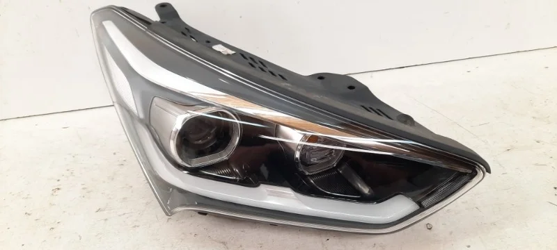 Фара Hyundai Santa Fe 2012--2018 3