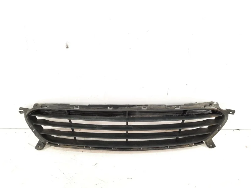 Решетка бампера Hyundai Solaris 2010-2014