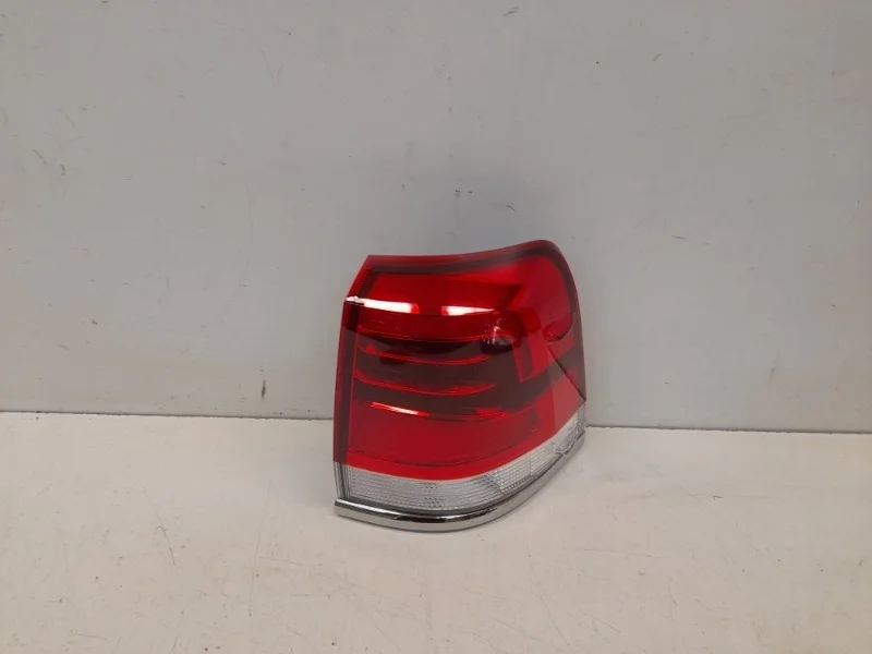 Фонарь Toyota Land Cruiser 2016-2021 200