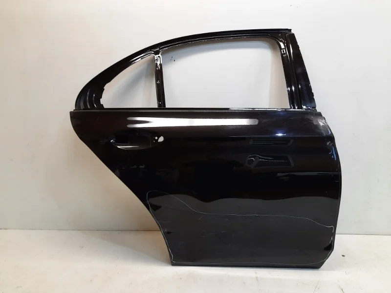 Дверь Mercedes-Benz -Class 2016-2021 W213