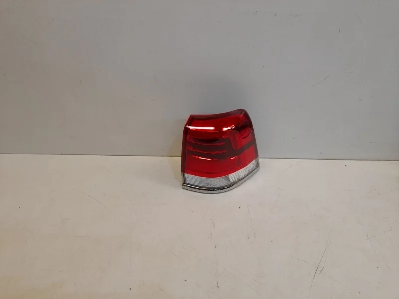 Фонарь Toyota Land Cruiser 2016-2021 200