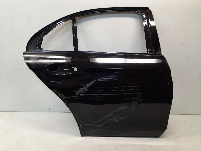 Дверь Mercedes-Benz -Class 2016-2021 W213