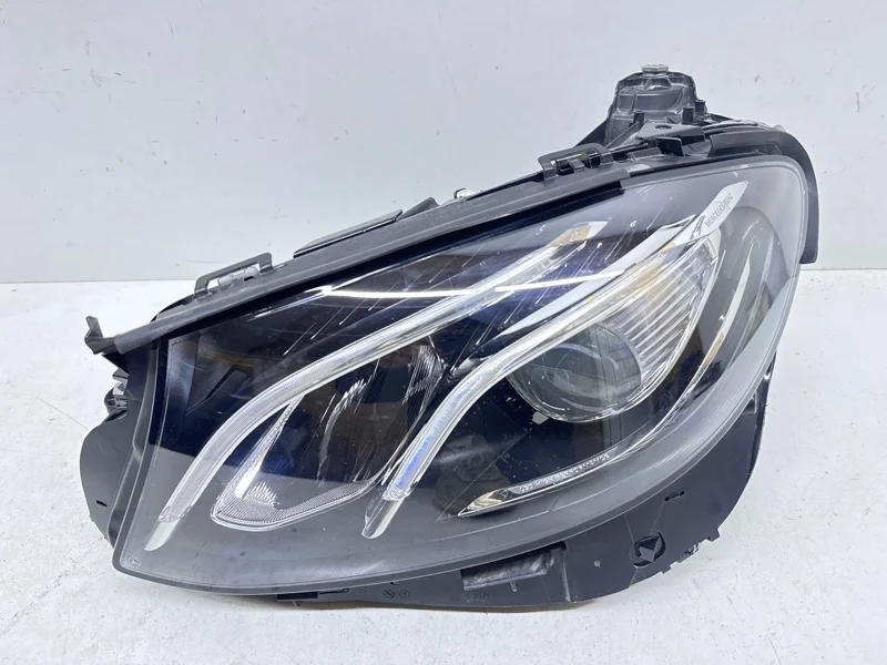 Фара Mercedes-Benz -Class 2016-2020 W213