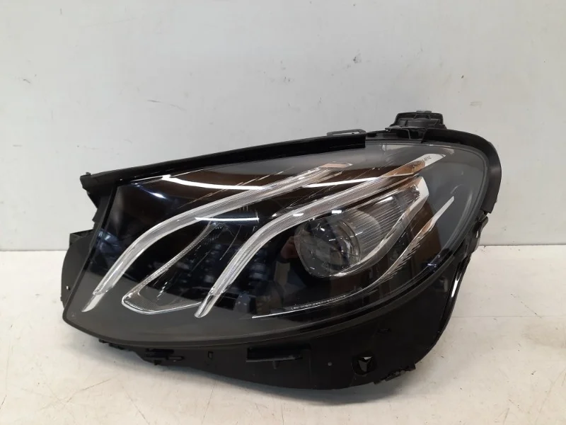 Фара Mercedes-Benz -Class 2016-2020 W213