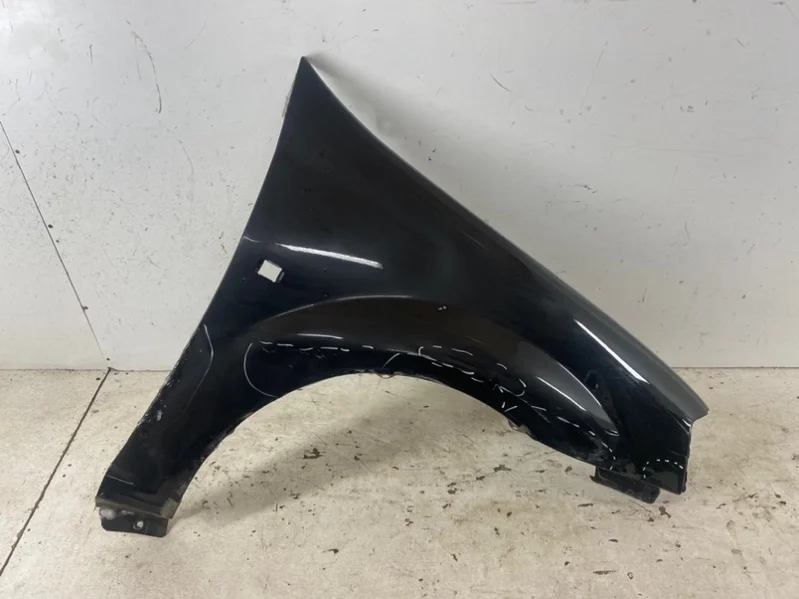 Крыло Lada Largus 2011-