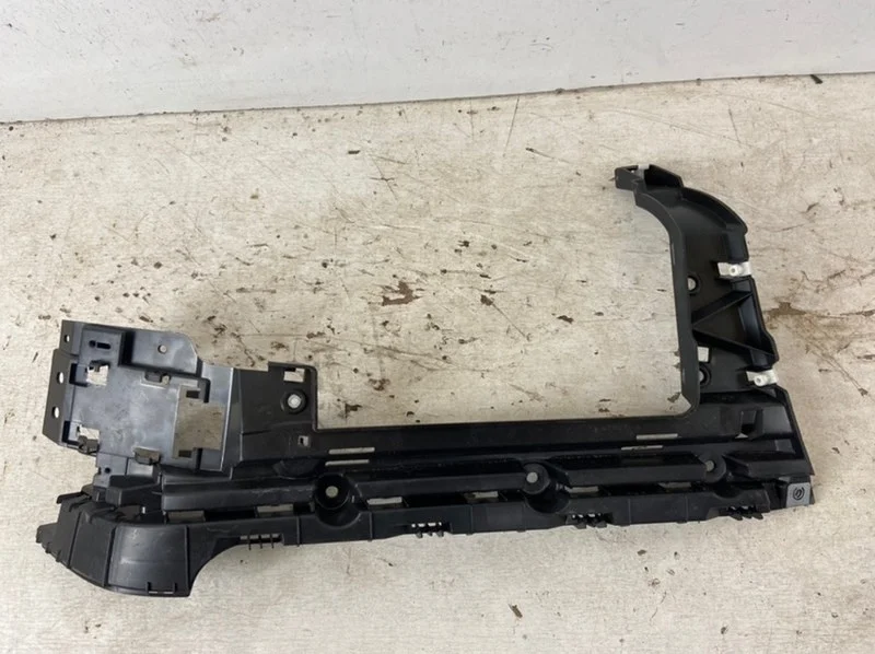 Кронштейн бампера Land Rover Freelander 2007-2015