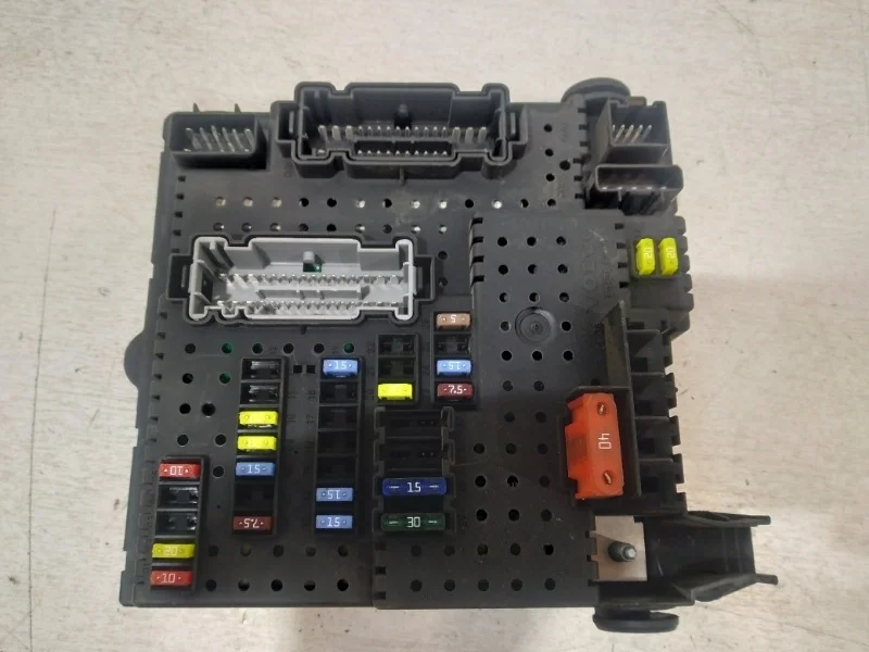 Блок предохранителей Volvo XC90 2002-2014