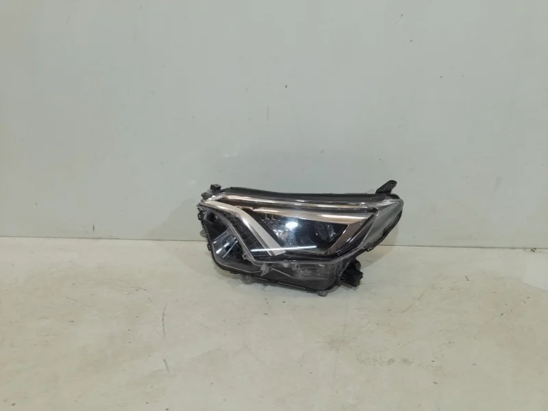 Фара Toyota Rav4 2016-2019 45