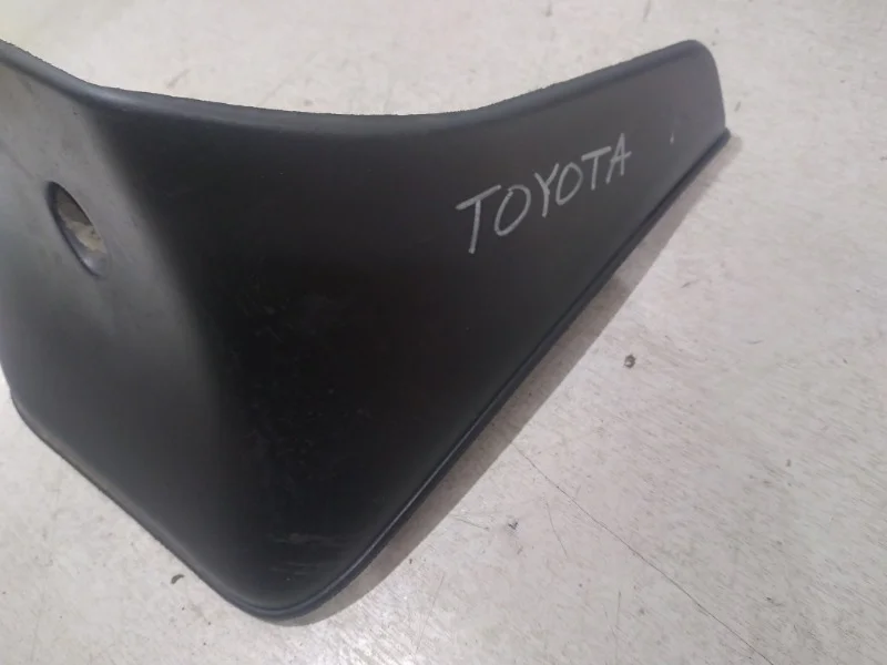 Брызговик Toyota Corolla 2006-2013 150