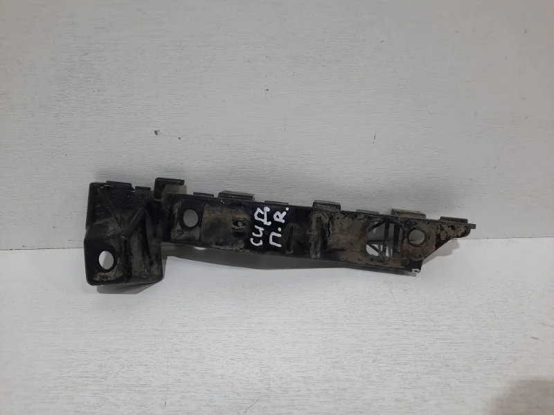 Кронштейн бампера Kia Ceed 2007- 1