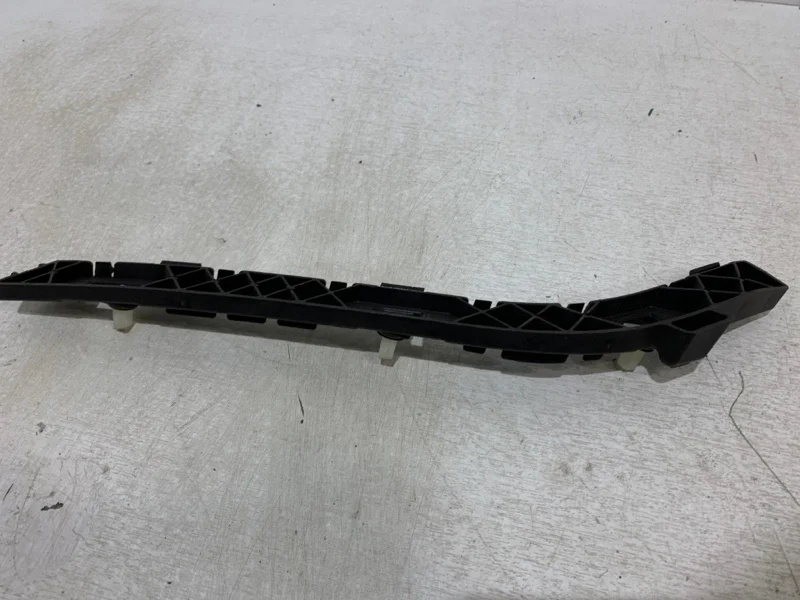 Кронштейн бампера Kia Rio 2011-2017 3