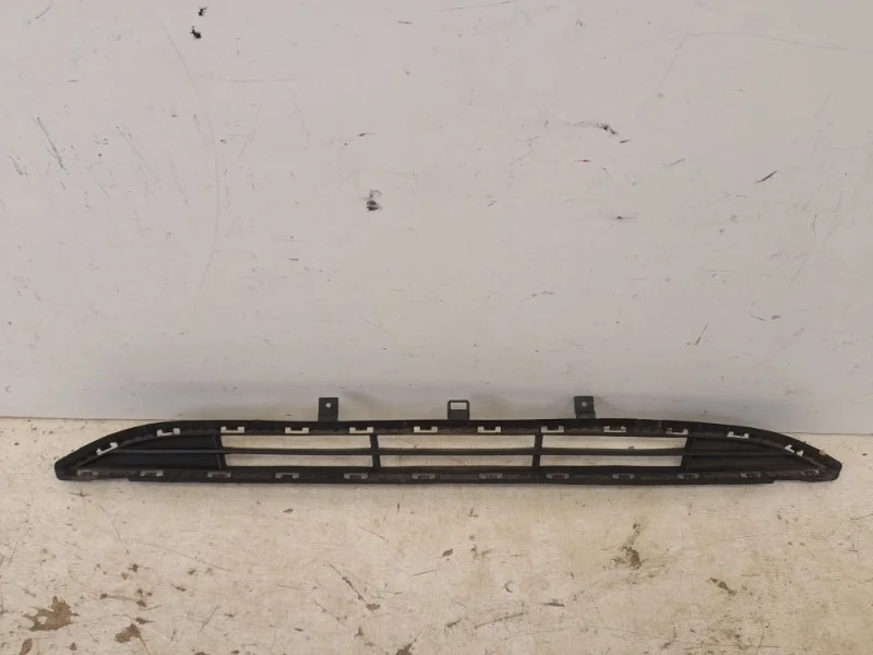 Решетка бампера Hyundai Solaris 2017-2020