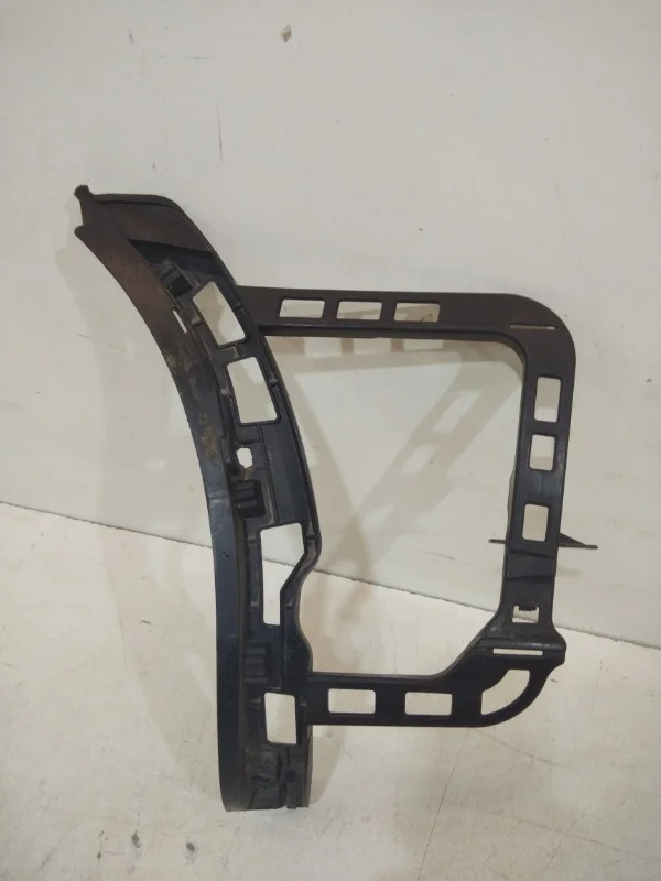 Кронштейн бампера Volkswagen Passat 2011-2016 B7