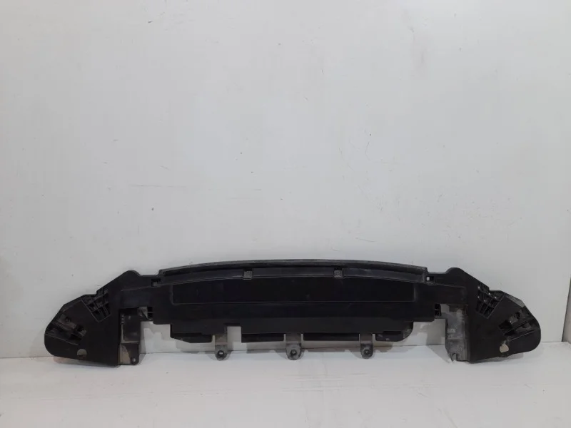 Пыльник бампера Toyota Camry 2018- 70