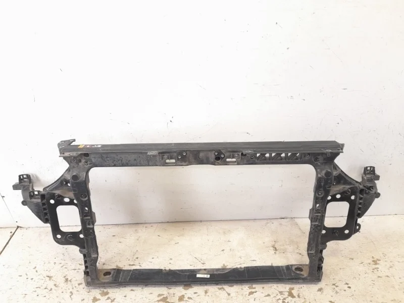 Панель передняя (телевизор) Kia Cerato 2018- 4