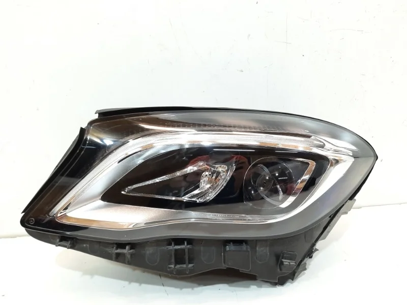 Фара Mercedes-Benz GLA 2017-2020 X156