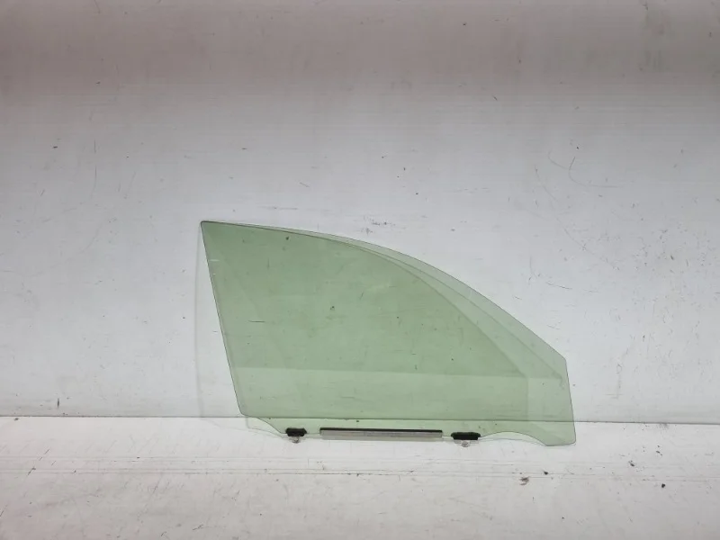 Стекло двери Toyota Rav4 2005-2012 3