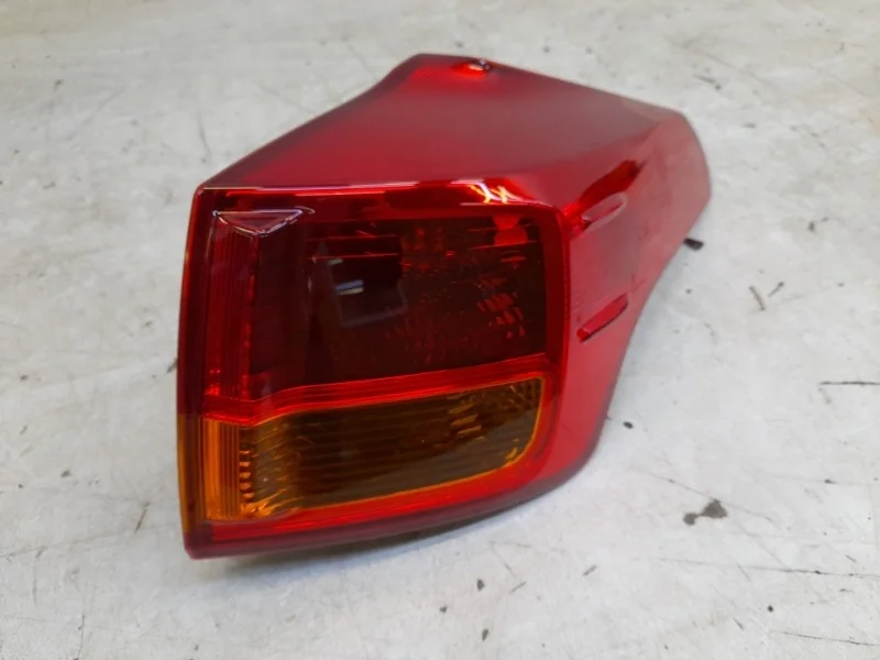 Фонарь Toyota Rav4 2013-2016