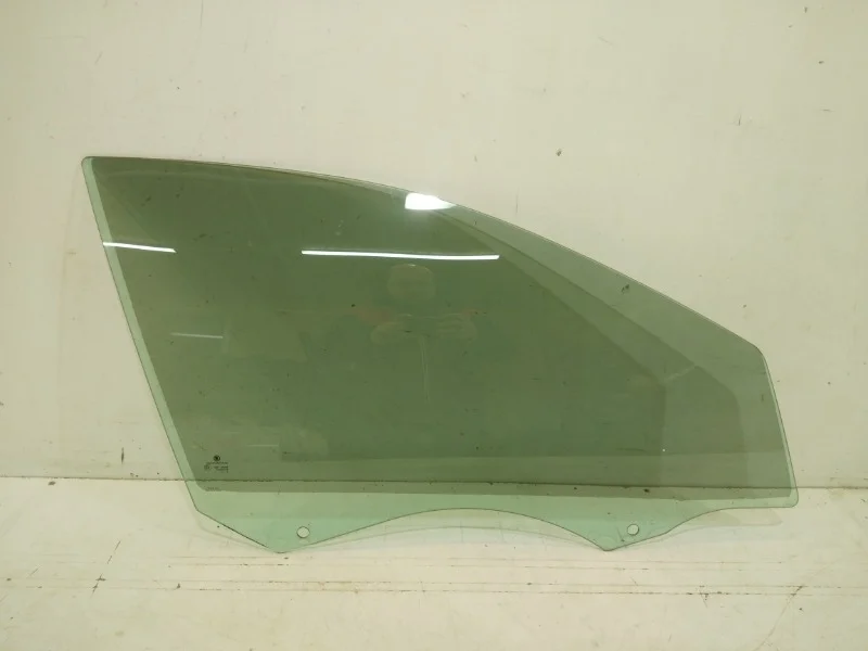 Стекло двери Skoda Octavia 2013-2020 A7