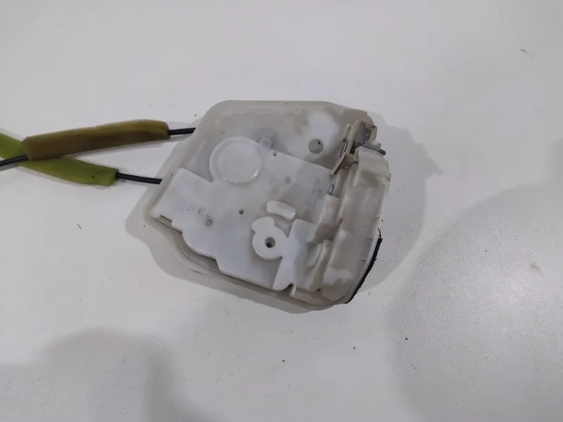 Замок двери Mazda 3 2008-2013 BL