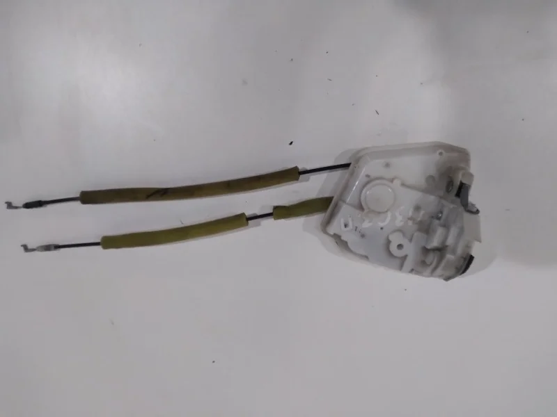 Замок двери Mazda 3 2008-2013 BL