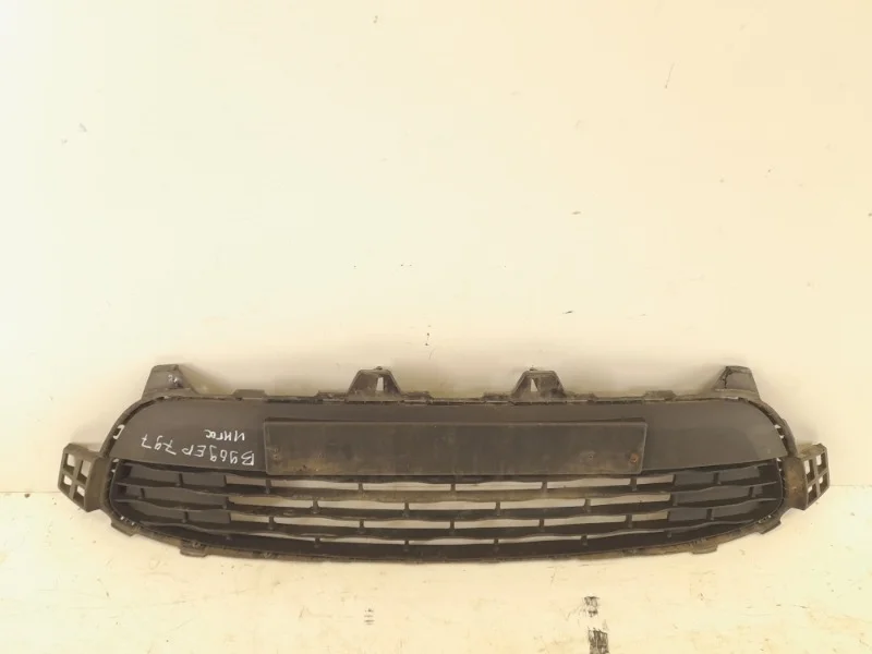 Решетка бампера KIA Rio 2017-2020 4