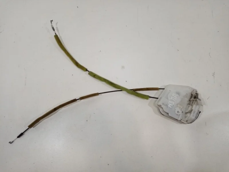 Замок двери Mazda 3 2008-2013 BL