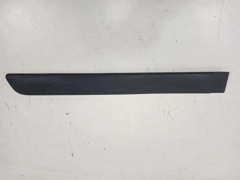 Накладка двери Lada Largus 2012-