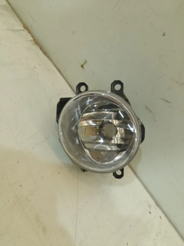 Фара противотуманная Toyota Rav4 2015-2019 40
