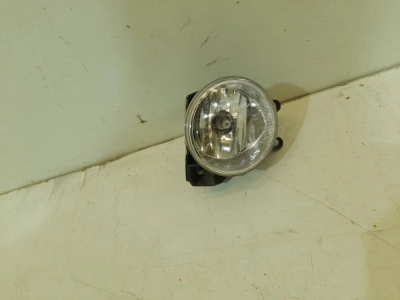 Фара противотуманная Toyota Rav4 2015-2019 40