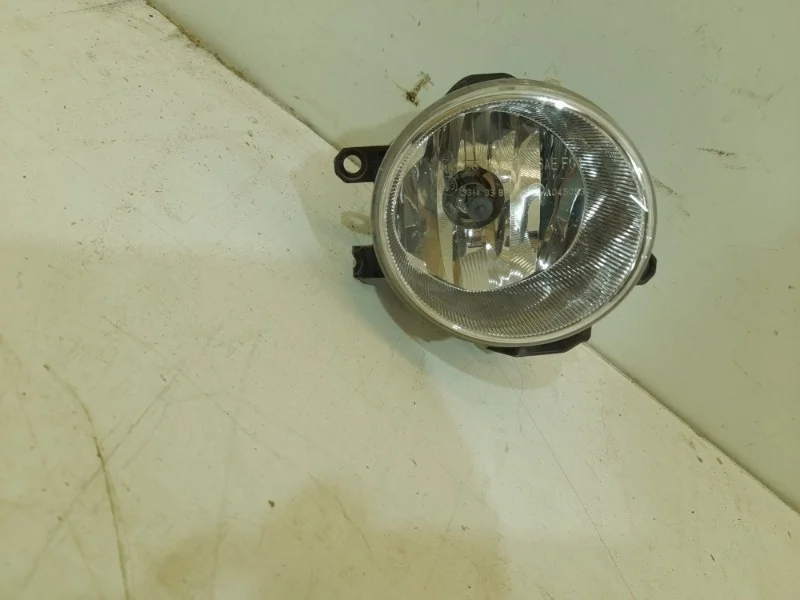 Фара противотуманная Toyota Rav4 2015-2019 40
