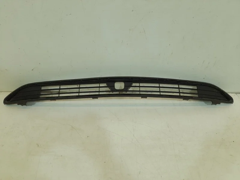 Решетка бампера Toyota Rav4 2015-2019 40