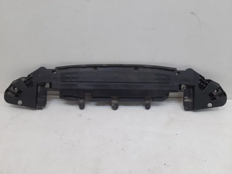 Пыльник бампера Toyota Camry 2017-2023 70