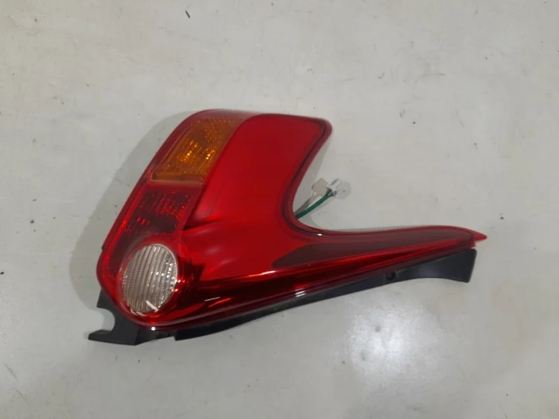 Фонарь Nissan Juke F15