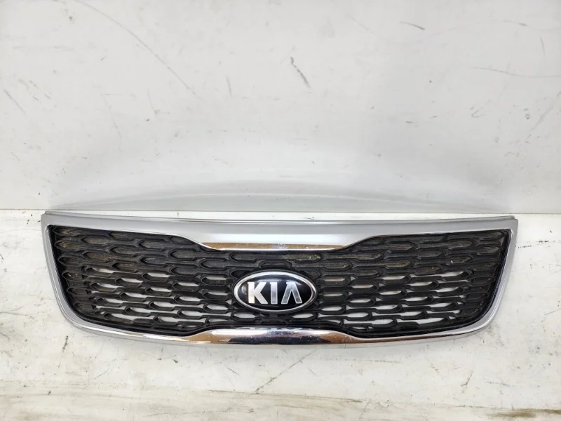 Решетка радиатора KIa Sorento 2012--2018