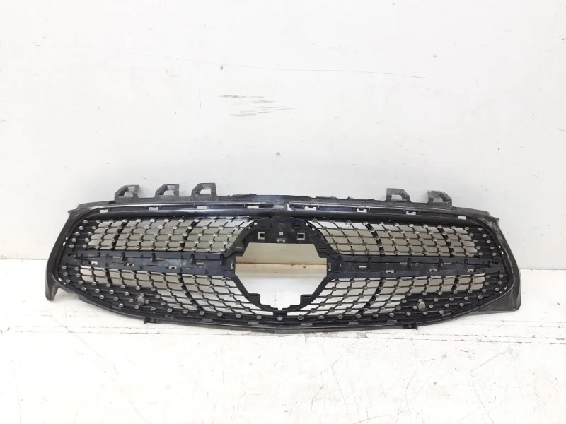 Решетка радиатора Mercedes-Benz CLA 2018-2022 W118