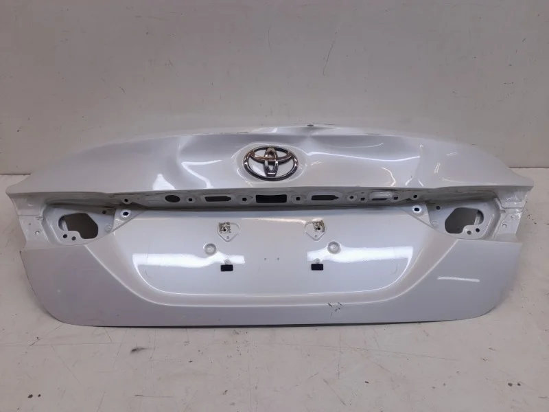 Крышка багажника Toyota Camry 2017-2023 70