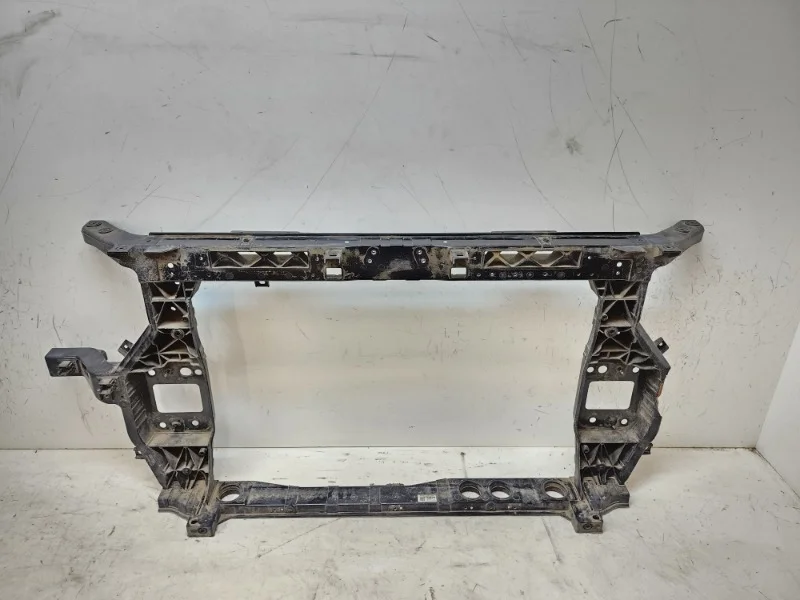 Панель передняя (телевизор) Hyundai Santa Fe 2020-2023 4