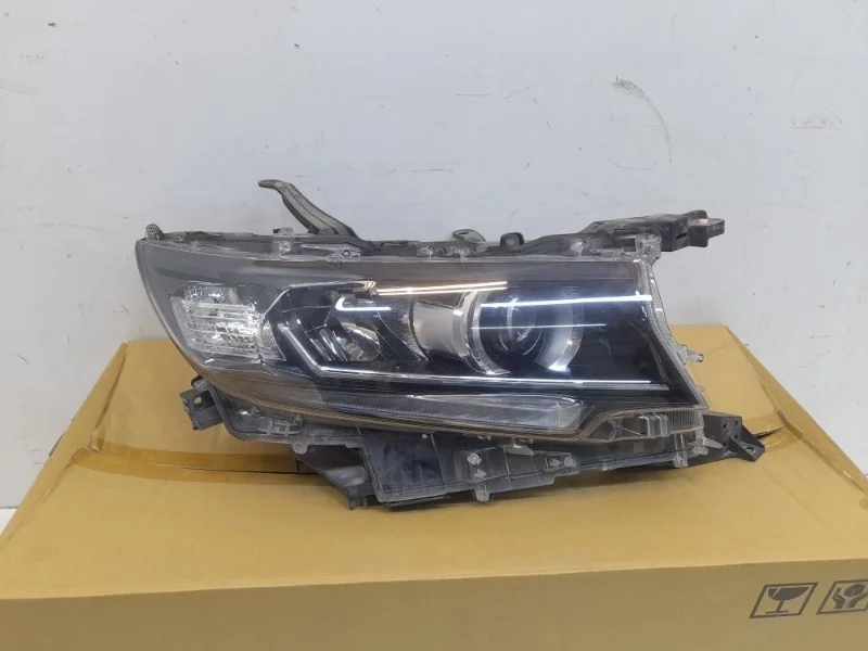 Фара Toyota Land Cruiser Prado 2017-2024 150