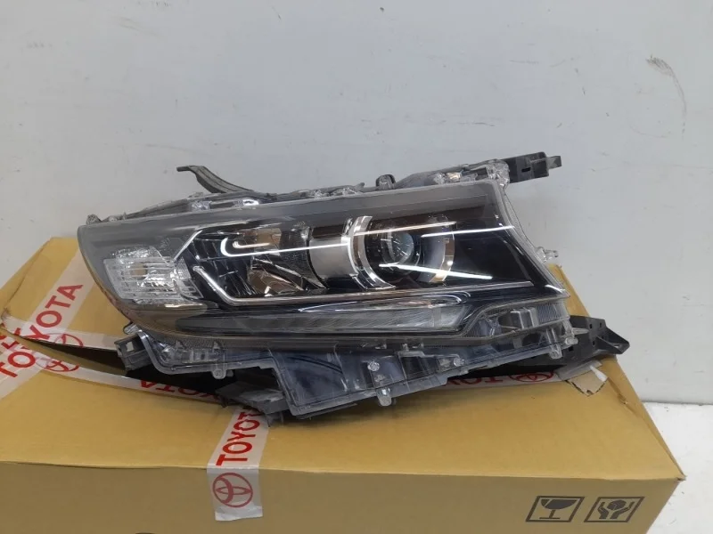 Фара Toyota Land Cruiser Prado 2017-2024 150