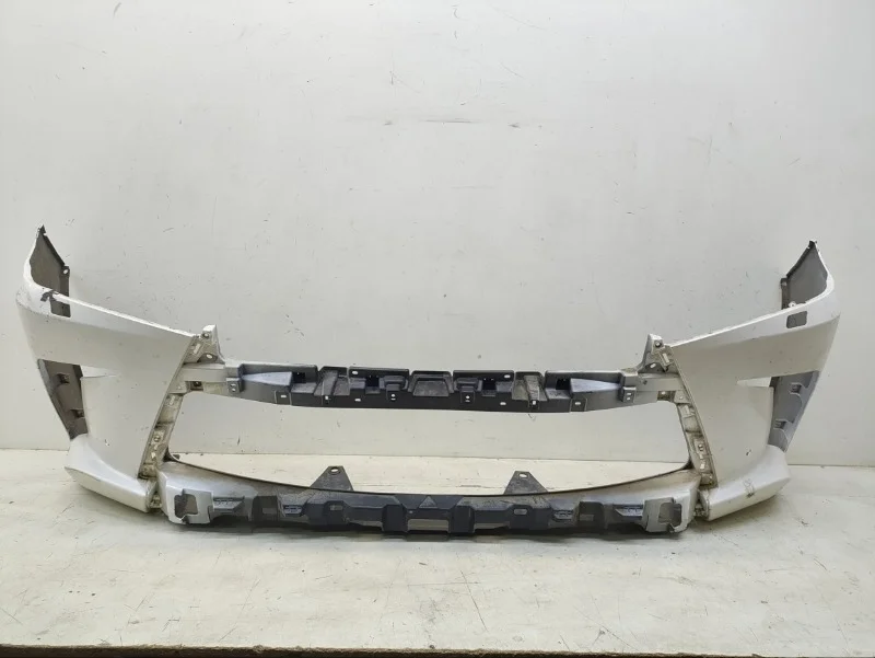 Бампер Lexus LX 2016-2022 3