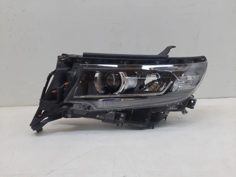 Фара Toyota Land Cruiser Prado 2017-2024 150
